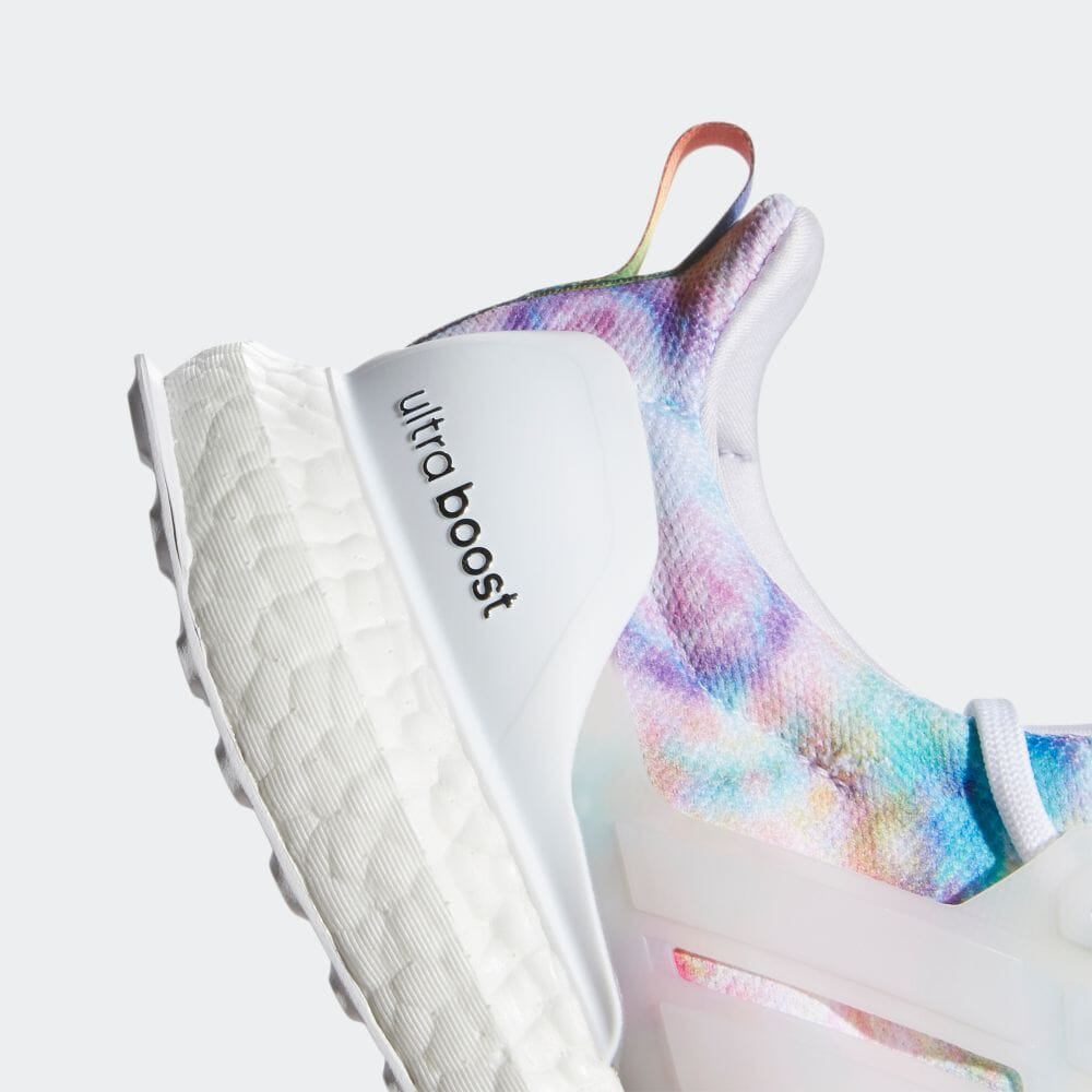 کتانی پیاده روی الترا بوست کفش آدیداس الترا بوست 4.0 Adidas UltraBoost 4.0 GZ7098 -